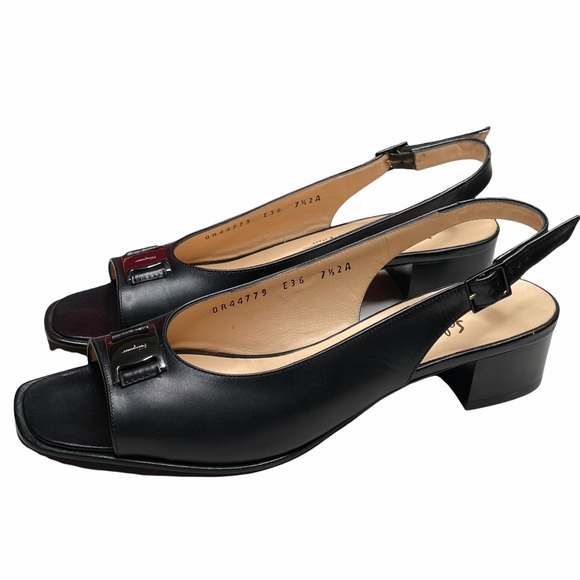 Salvatore Ferragamo Renata Size 7 1/2 AA
New! Never used with box - Picture 10 of 16